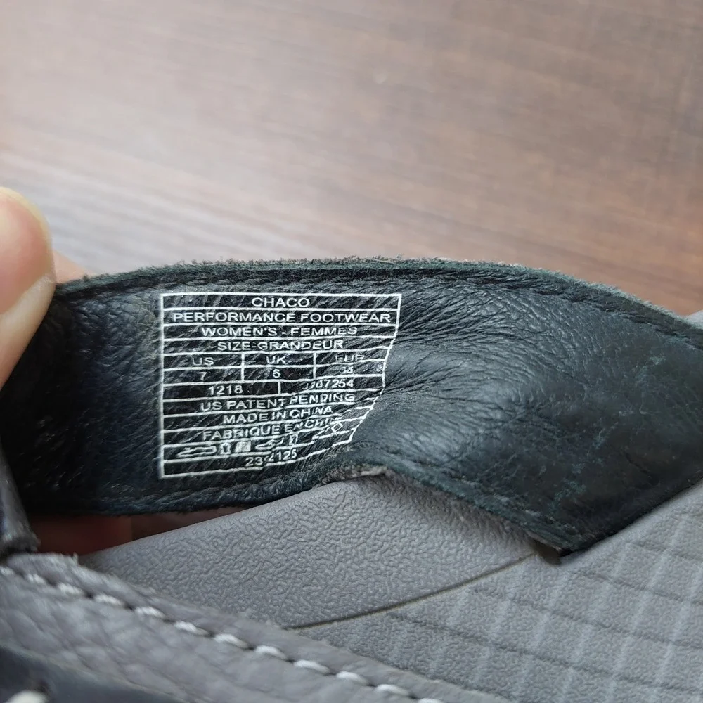 Chaco Playa‎ Women's Sandals Gray Leather Whipstitch Straps Size 7